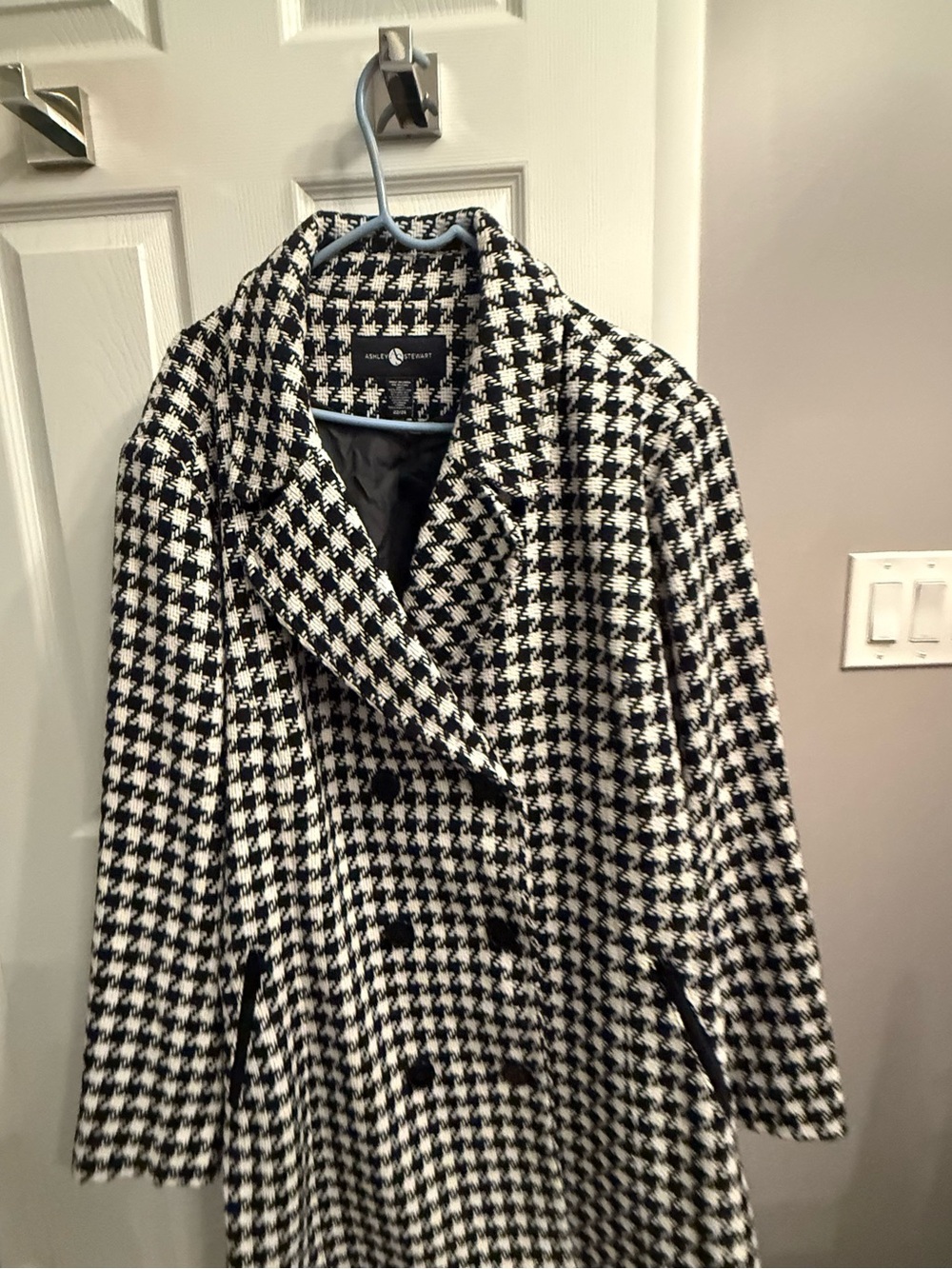 Ashley Stewart Black & White Houndstooth Double-Breasted full length coat. - Picture 3 of 6